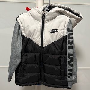 Nike jacket boys